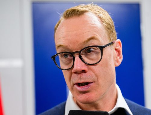 Eriksson förklarar varför Ang är bänkad i HV71